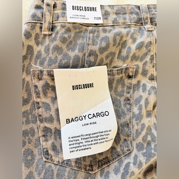 Disclosure Low-Rise Baggy Cargo Leopard Print Jeans - Size 7/28 - Picture 5 of 12